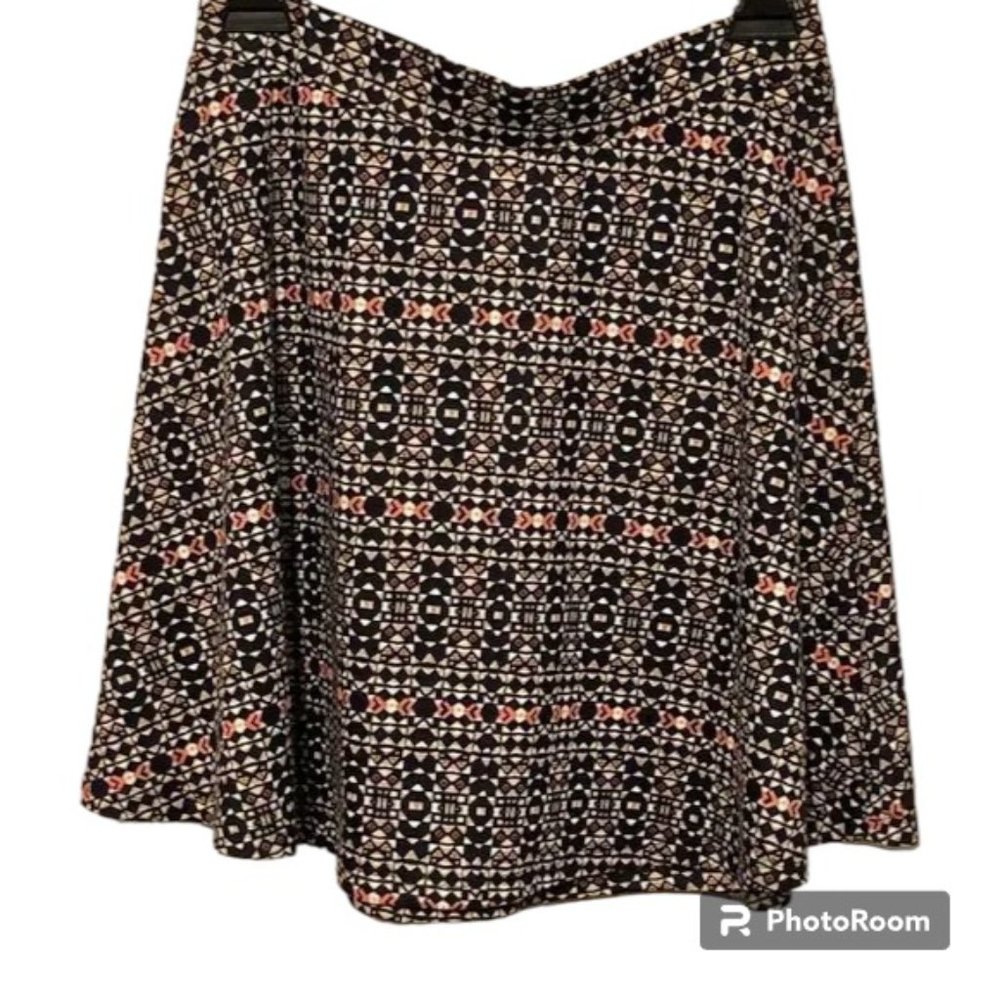 H&M Aztec Printed Stretchy Skirt Womens Size Small Fun and Colorful Print